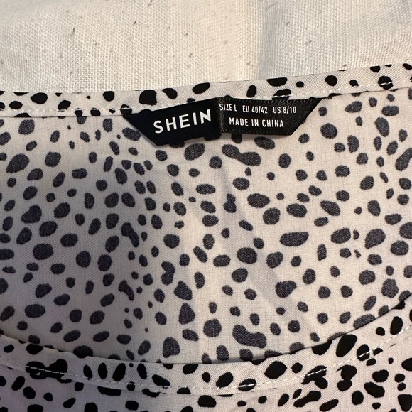 Women’s Top - Picture 2 of 2